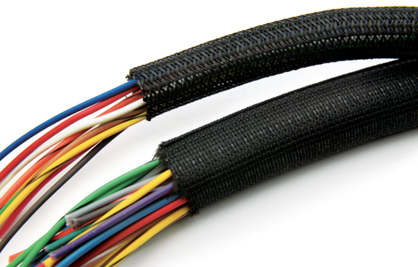 Преимущества и виды защитных оплеток кабеля